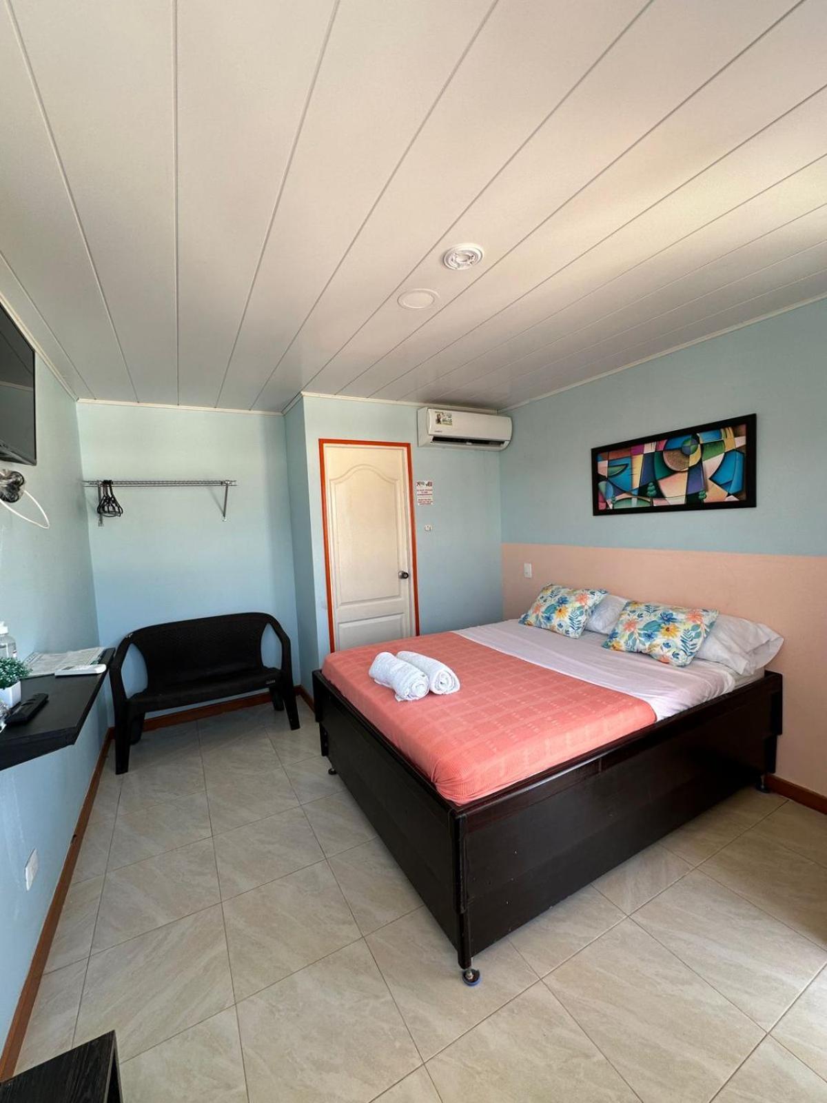 Victoria'S Gennie Bay Village Hostal San Andrés Extérieur photo