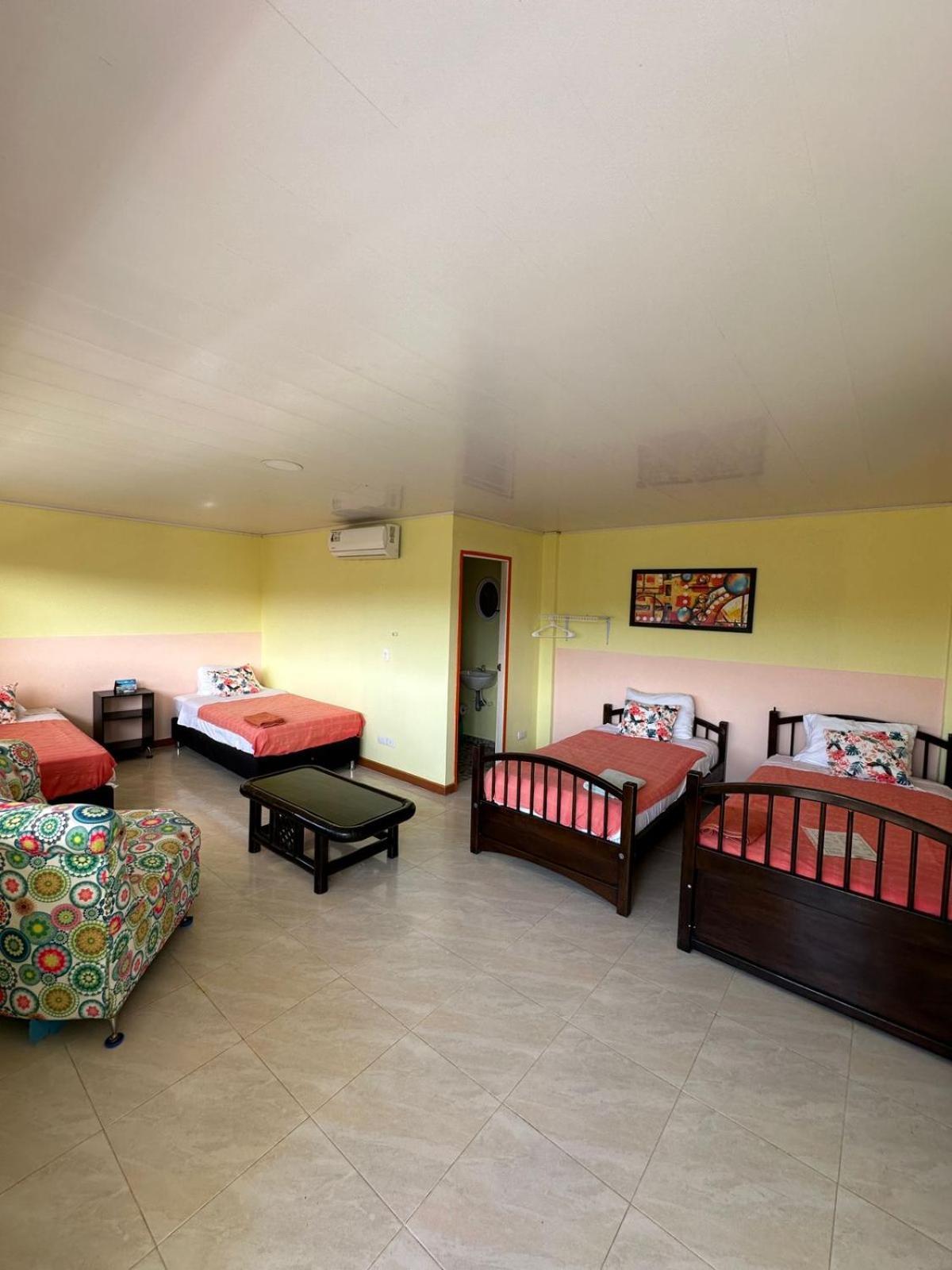 Victoria'S Gennie Bay Village Hostal San Andrés Extérieur photo