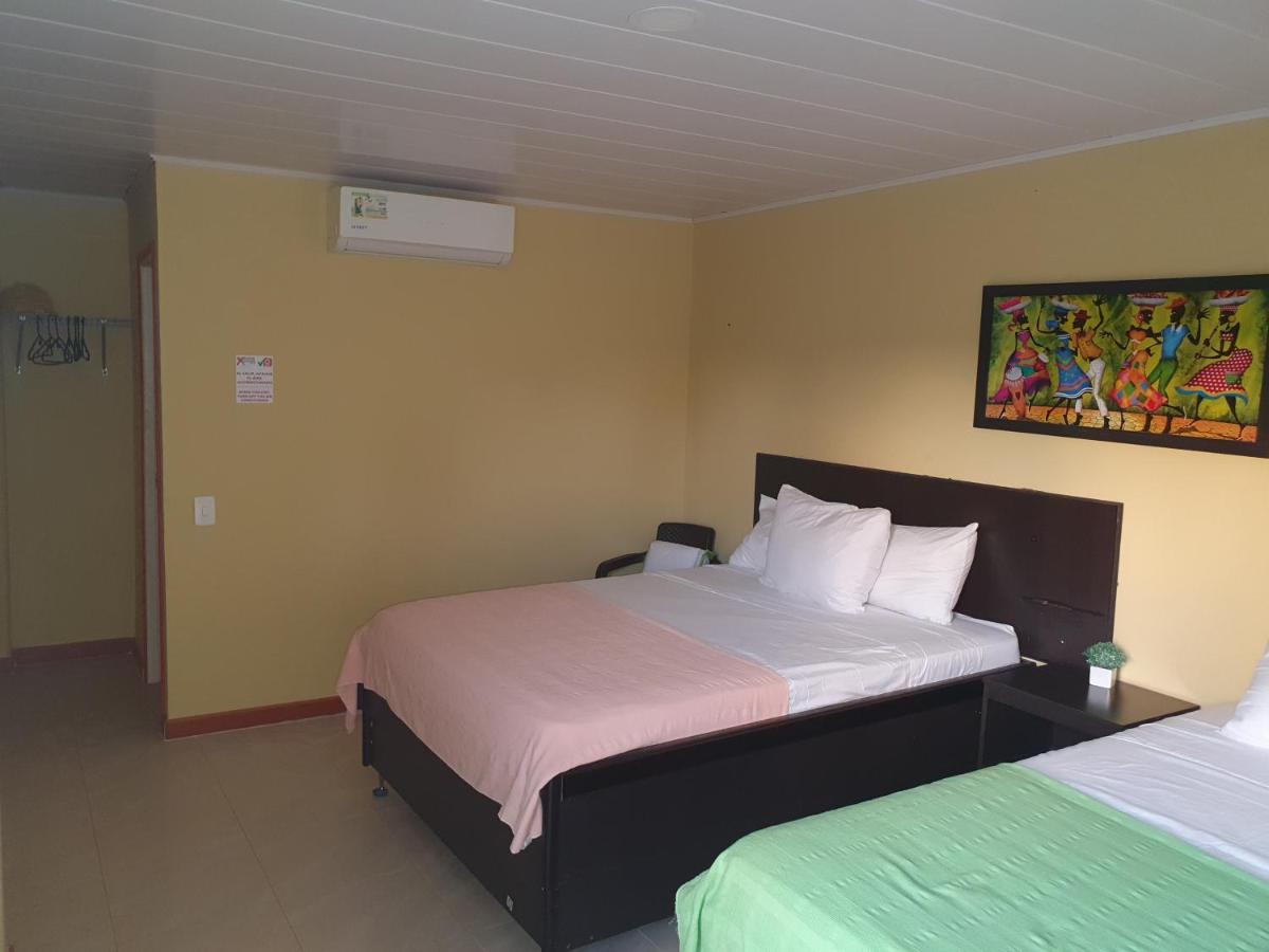 Victoria'S Gennie Bay Village Hostal San Andrés Extérieur photo