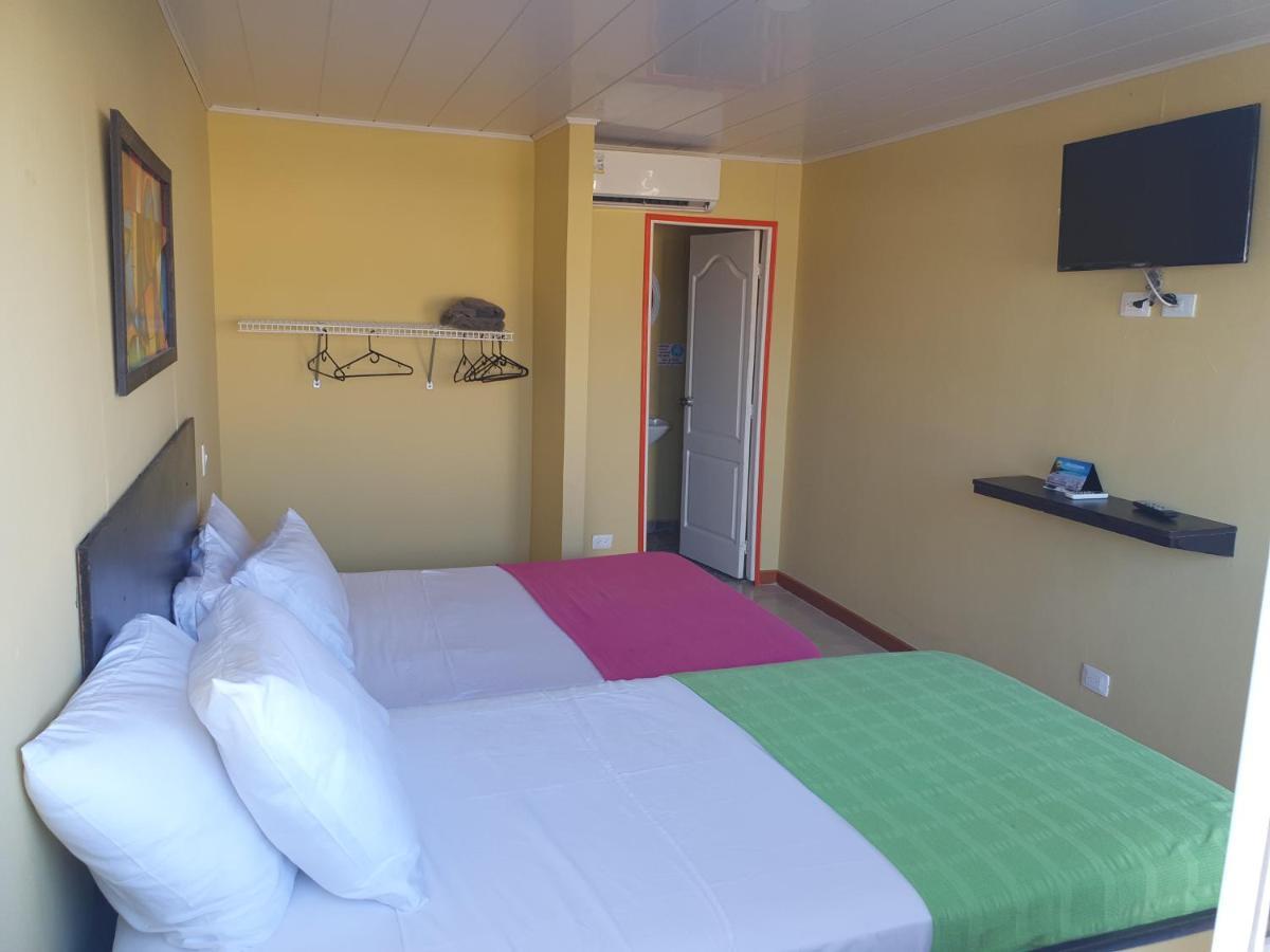 Victoria'S Gennie Bay Village Hostal San Andrés Extérieur photo