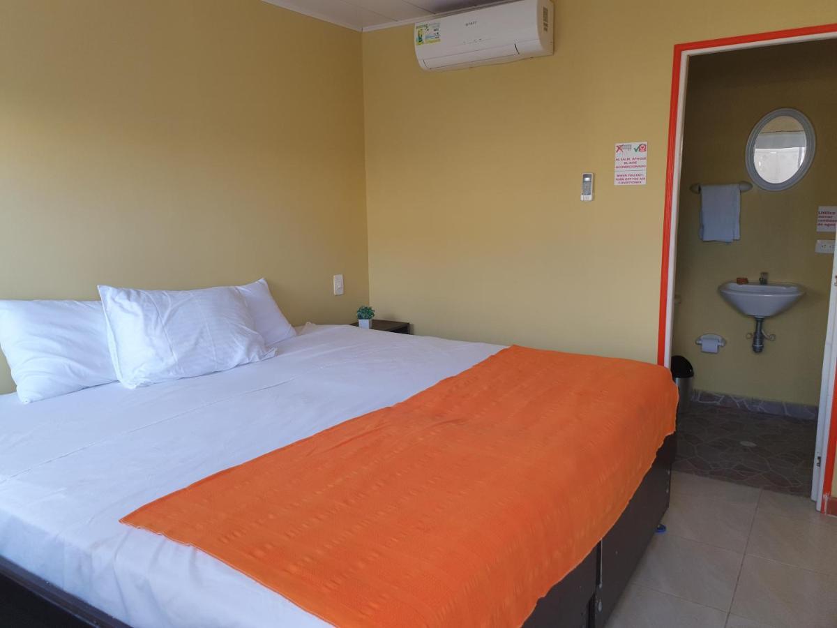 Victoria'S Gennie Bay Village Hostal San Andrés Extérieur photo