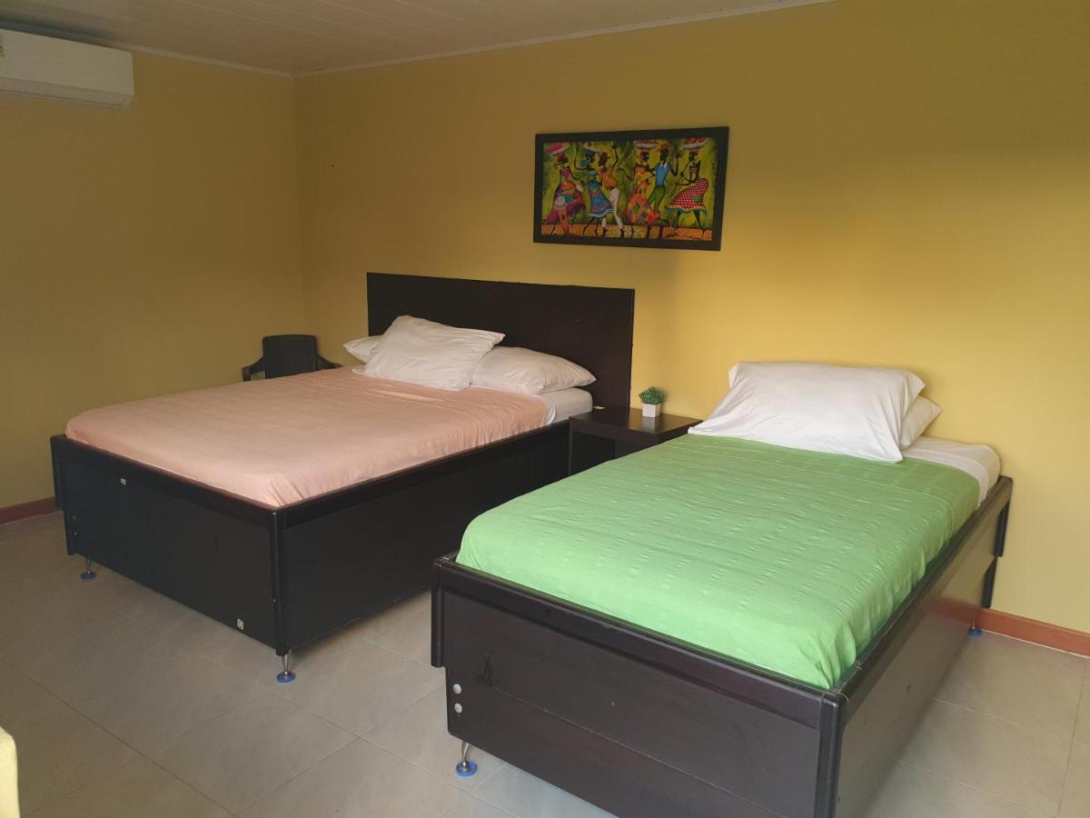 Victoria'S Gennie Bay Village Hostal San Andrés Extérieur photo