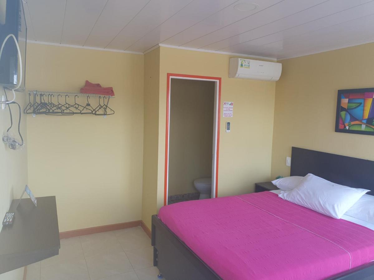 Victoria'S Gennie Bay Village Hostal San Andrés Extérieur photo