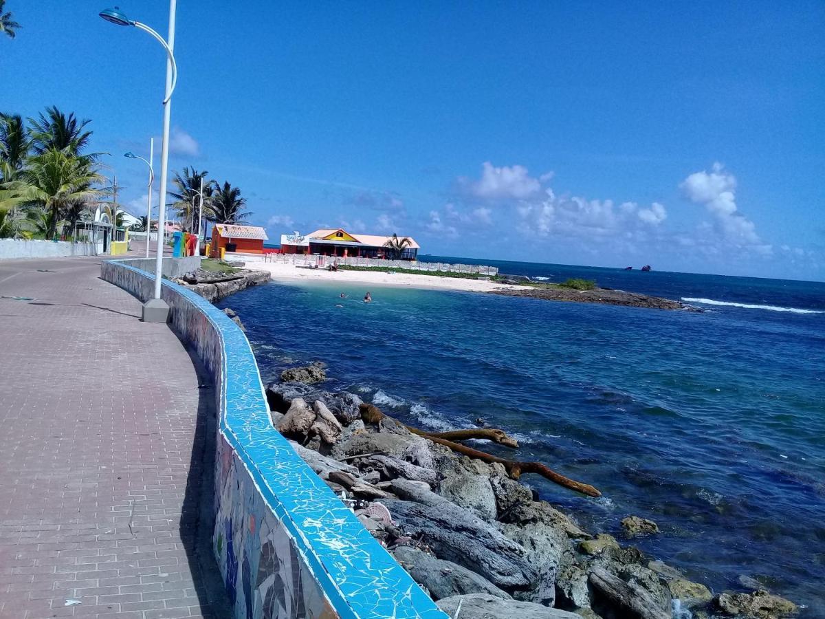 Victoria'S Gennie Bay Village Hostal San Andrés Extérieur photo
